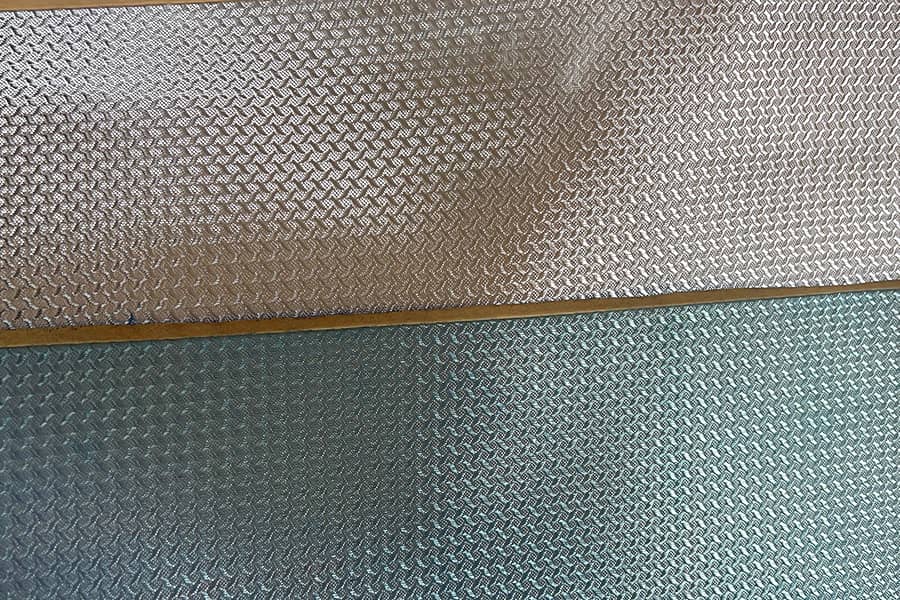 Flamskyddande lätt, flexibelt elektropläterat glasfibertyg Flamskyddande lätt, flexibelt elektropläterat glasfibertyg
